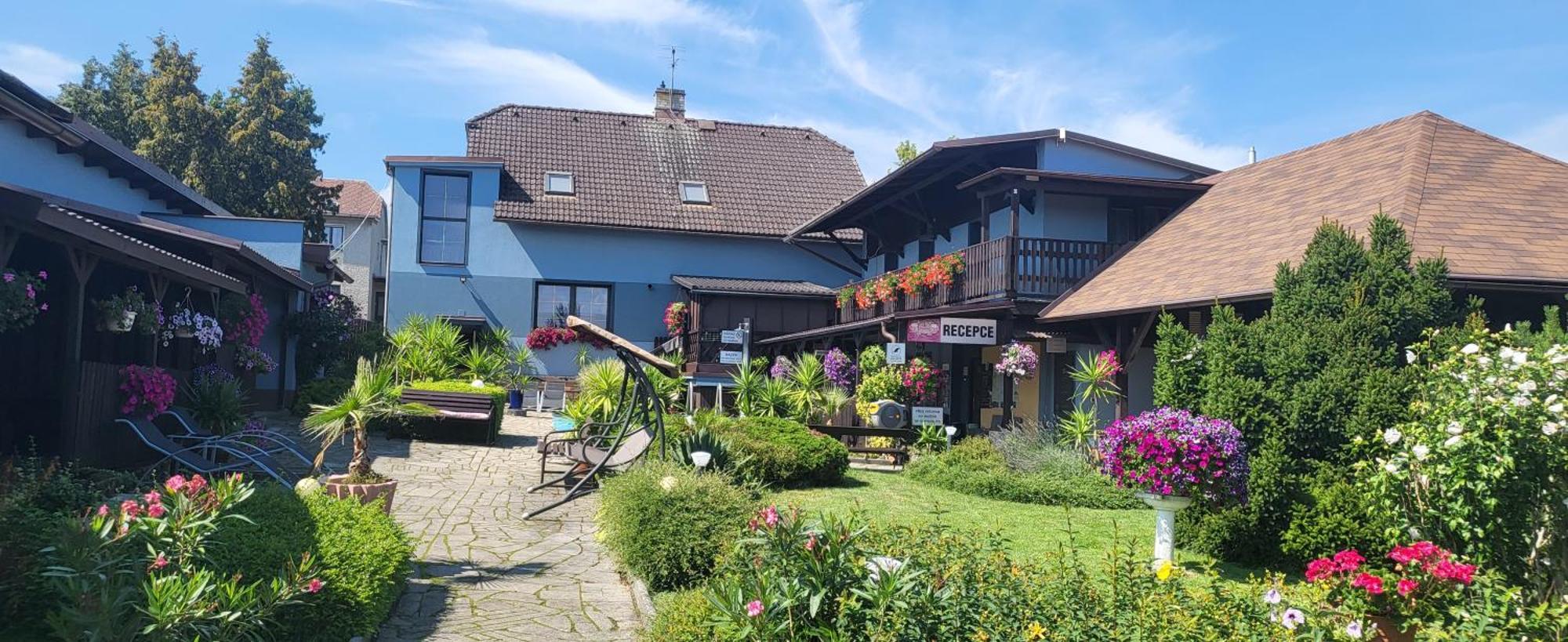 Areal Pauli Hotel Ceska Skalice Exterior photo