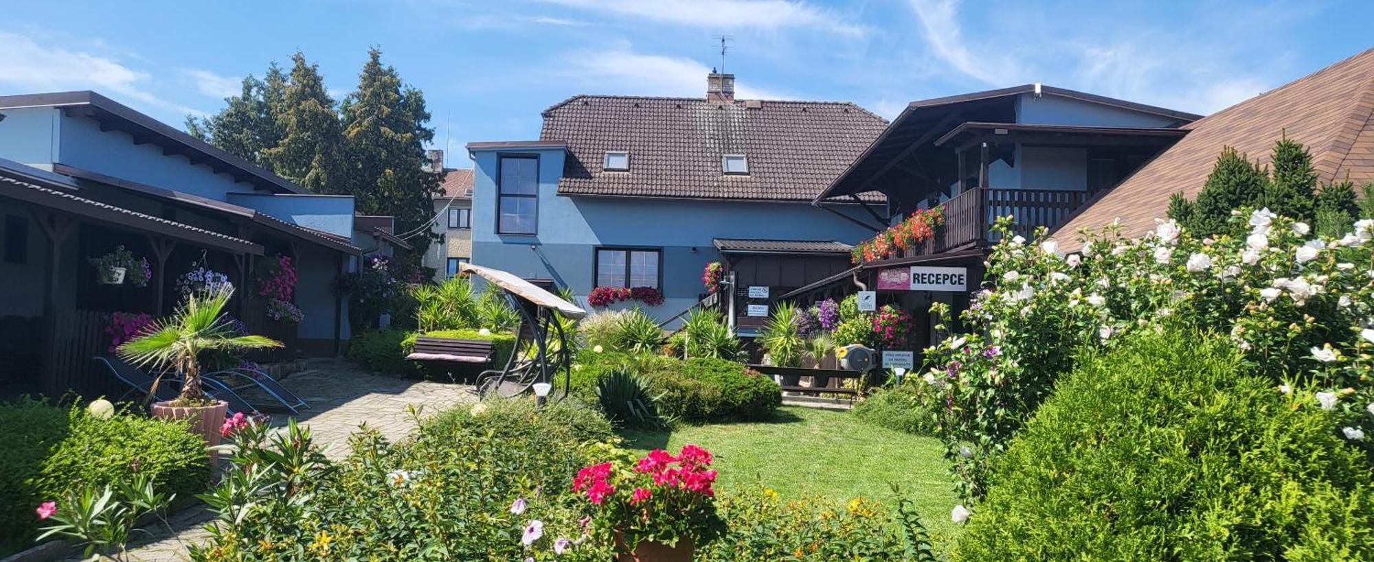 Areal Pauli Hotel Ceska Skalice Exterior photo